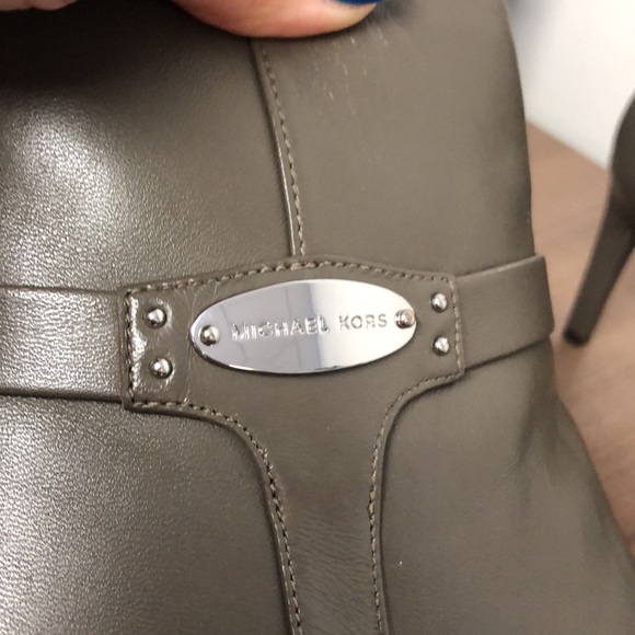 Michael Kors boots - Picture 2 of 8